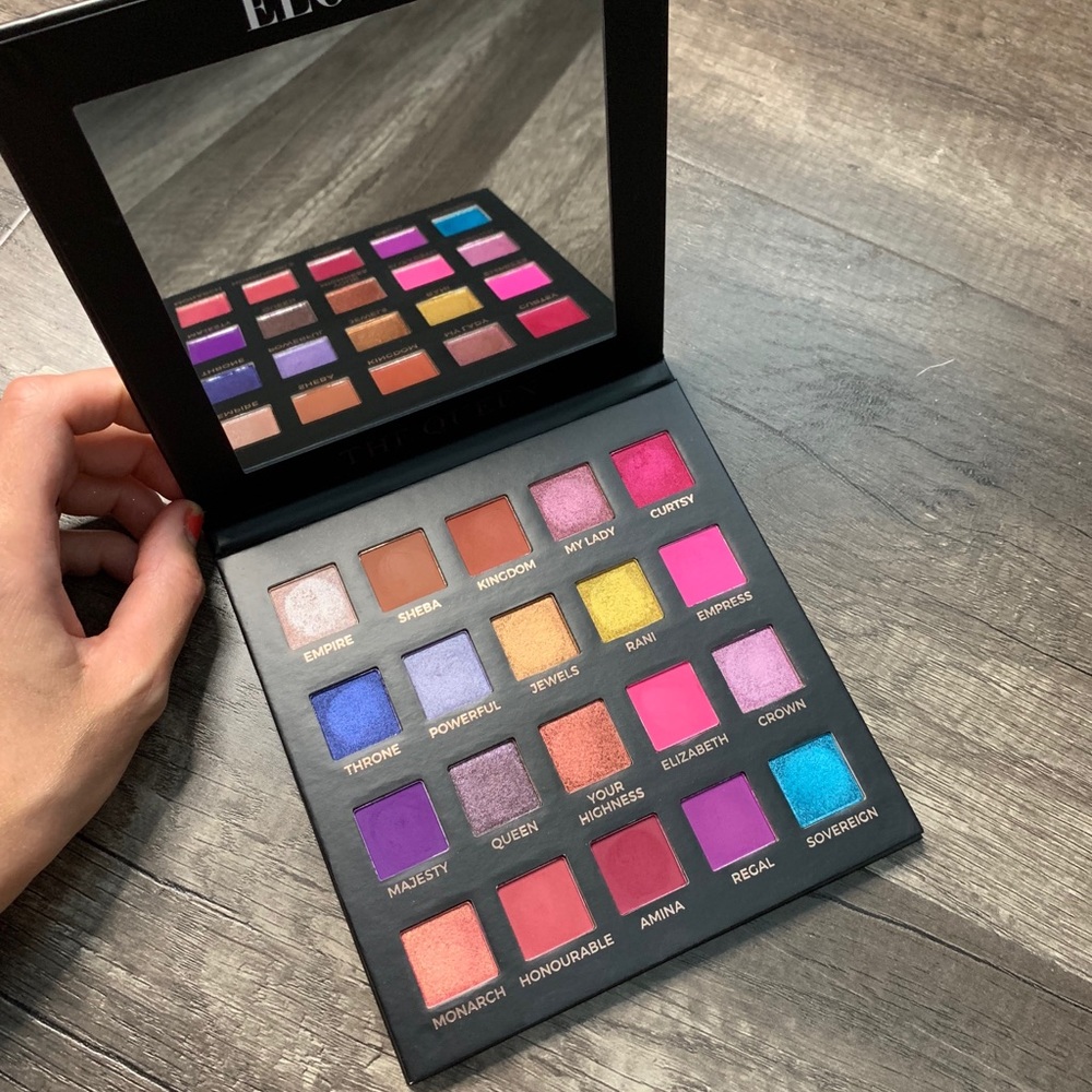 Elosie Beauty - The Queen Eyeshadow Palette